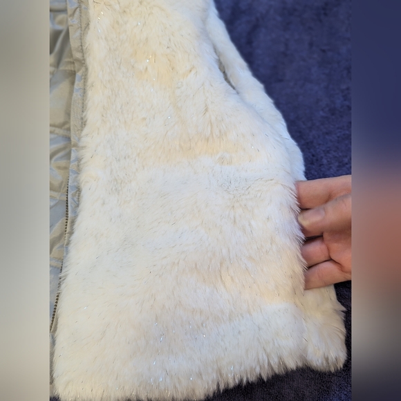 🎉HP🎉  Children's Place REVERSIBLE Puffer Vest Sparkly Faux Fur/Grey 18Months - Picture 7 of 7